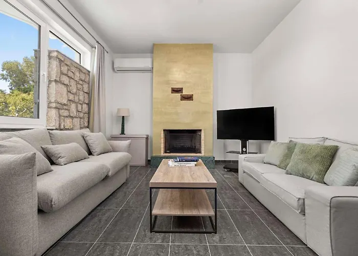 Vilă Adamas Rhodes *